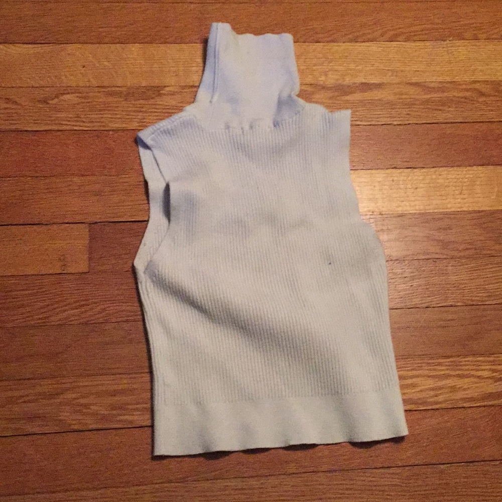 White turtle neck crop top